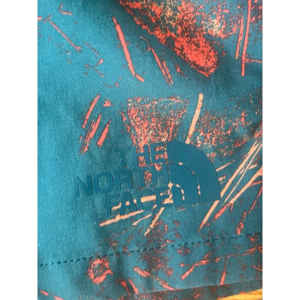 The North Face Men’s Large Printed Shorts Blue Red Outdoor Hiking Casual